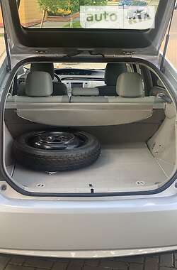Хэтчбек Toyota Prius 2014 в 