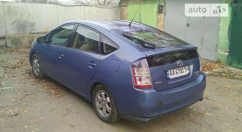 Хэтчбек Toyota Prius 2004 в Киеве