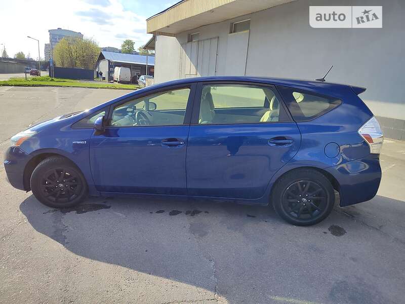Универсал Toyota Prius 2012 в Львове