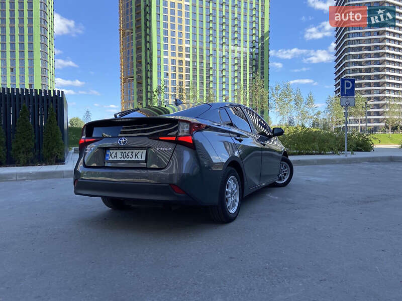 Хетчбек Toyota Prius 2019 в Києві