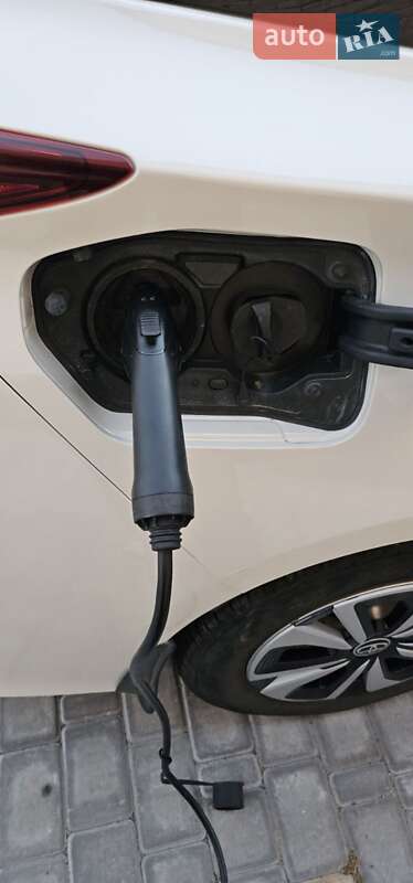 Хэтчбек Toyota Prius 2019 в Виннице