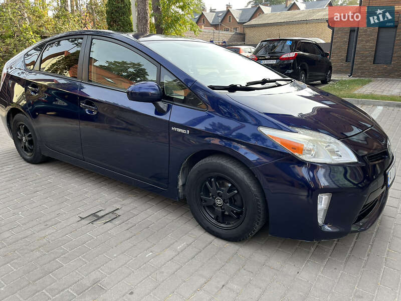 Хэтчбек Toyota Prius 2013 в Киеве