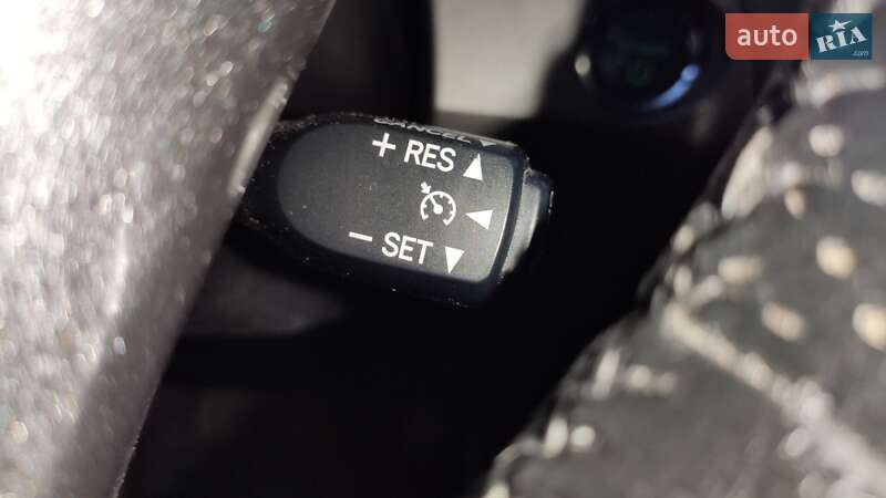 Хетчбек Toyota Prius 2013 в Миколаєві