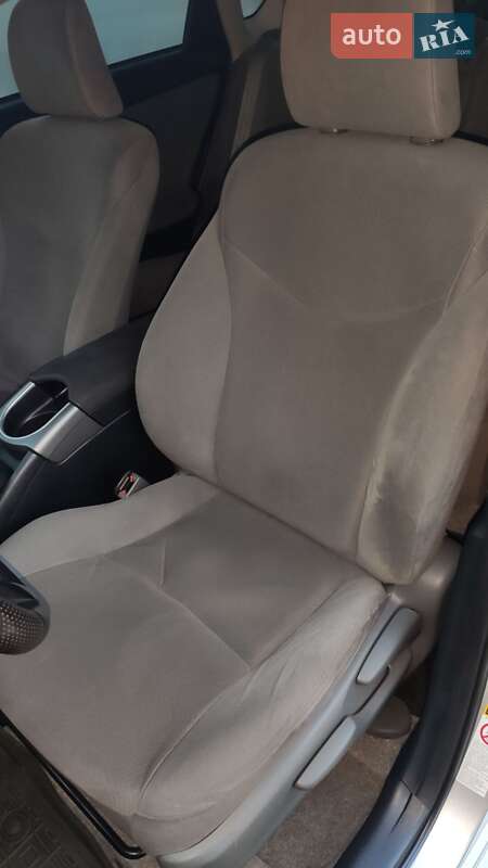 Хетчбек Toyota Prius 2013 в Миколаєві
