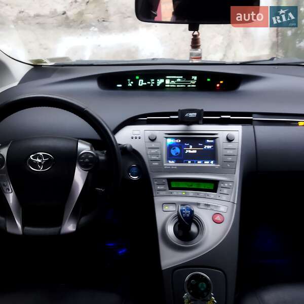 Хэтчбек Toyota Prius 2014 в Житомире