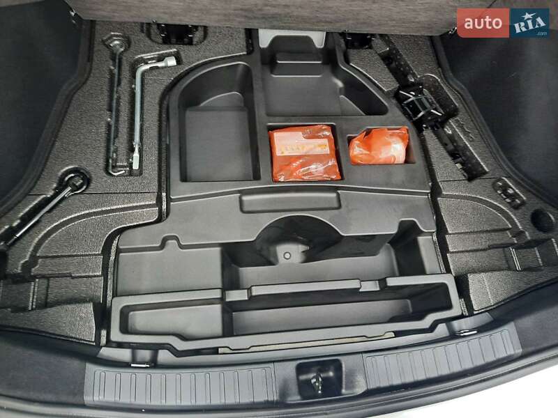 Хетчбек Toyota Prius 2022 в Одесі