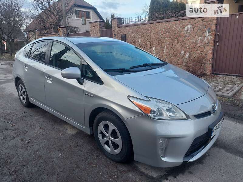 Хэтчбек Toyota Prius 2013 в Киеве