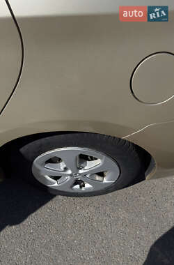Хэтчбек Toyota Prius 2011 в Киеве
