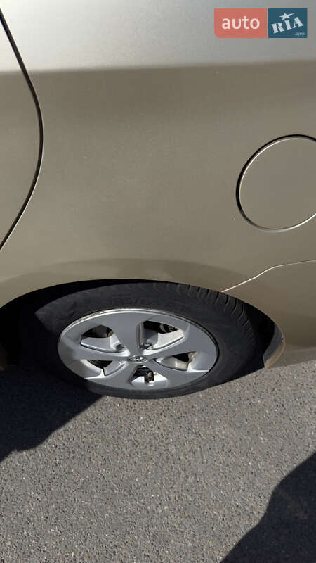 Хетчбек Toyota Prius 2011 в Києві