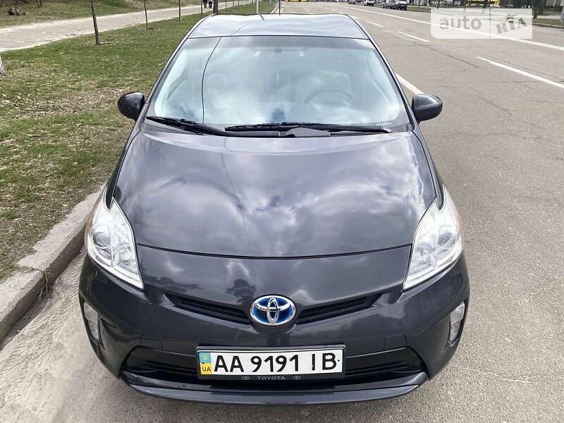 Хетчбек Toyota Prius 2014 в Києві