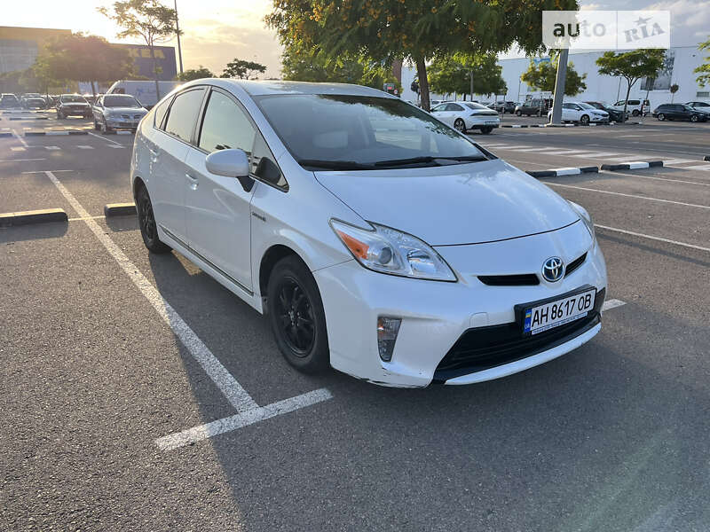 Хетчбек Toyota Prius 2014 в Києві