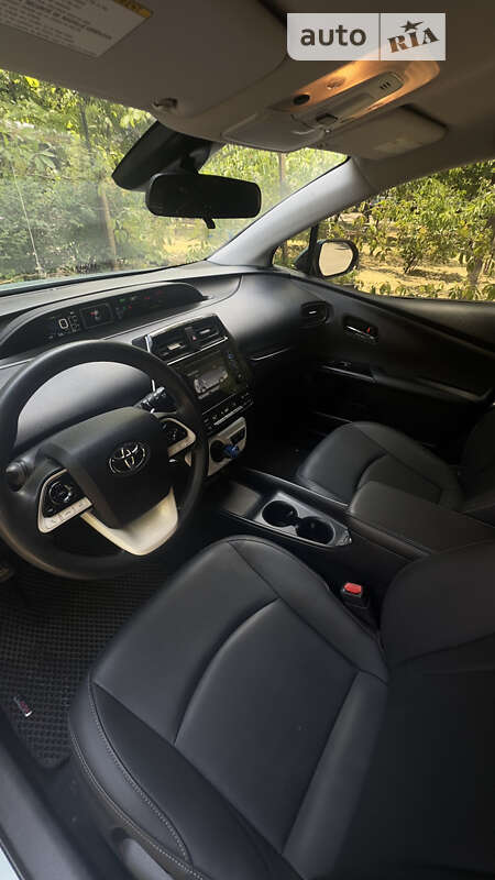 Хетчбек Toyota Prius 2018 в Петропавлівці