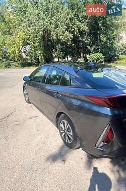 Хэтчбек Toyota Prius 2017 в Киеве