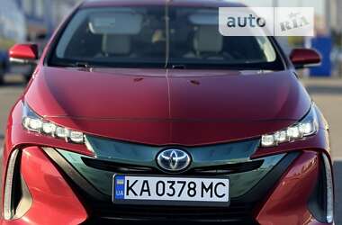 Хетчбек Toyota Prius 2017 в Києві