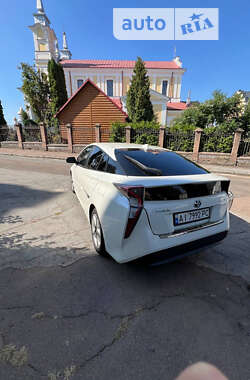 Хэтчбек Toyota Prius 2016 в Киеве