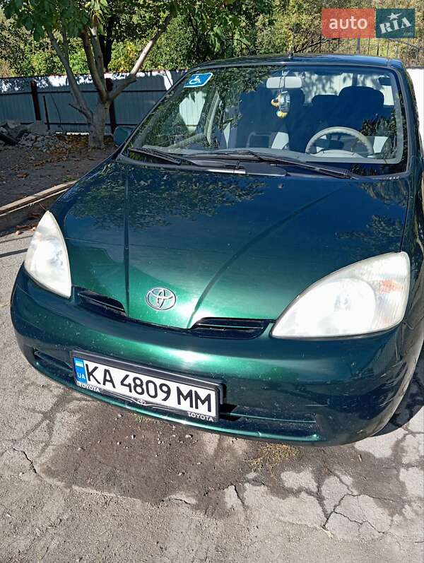 Седан Toyota Prius 2001 в 