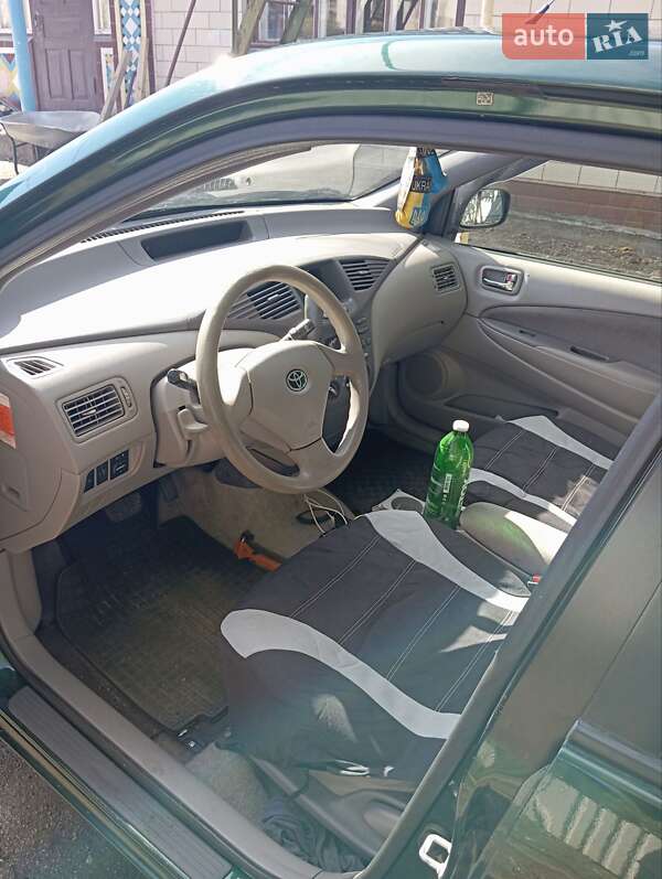 Седан Toyota Prius 2001 в Маньківці