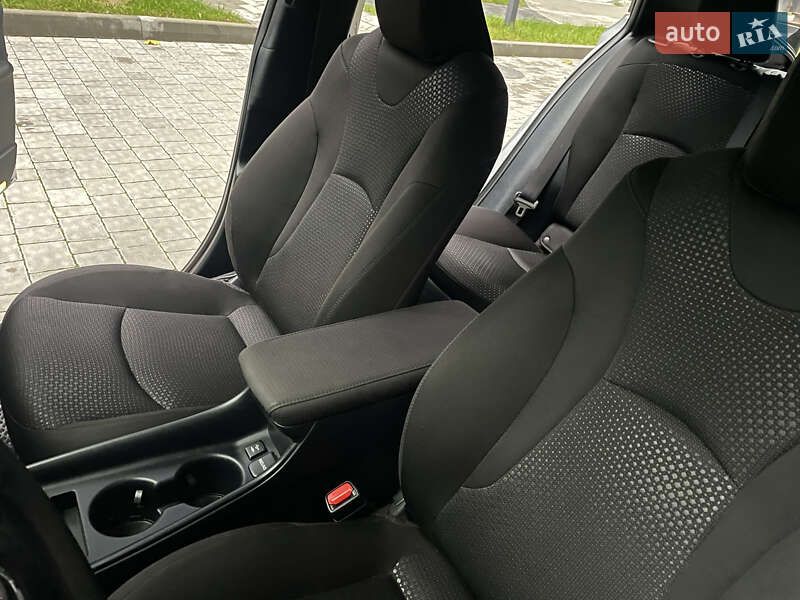 Хэтчбек Toyota Prius 2019 в Ивано-Франковске