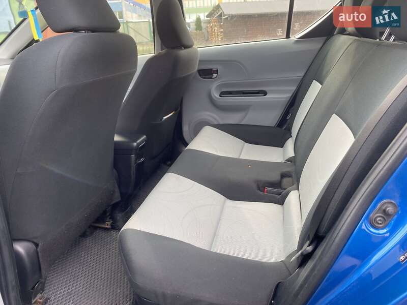 Хэтчбек Toyota Prius 2012 в Луцке