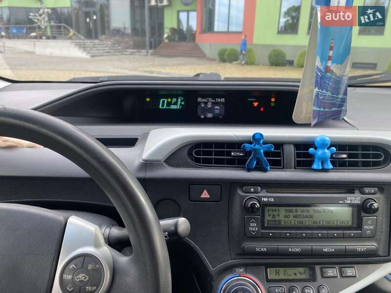 Хэтчбек Toyota Prius 2012 в Луцке