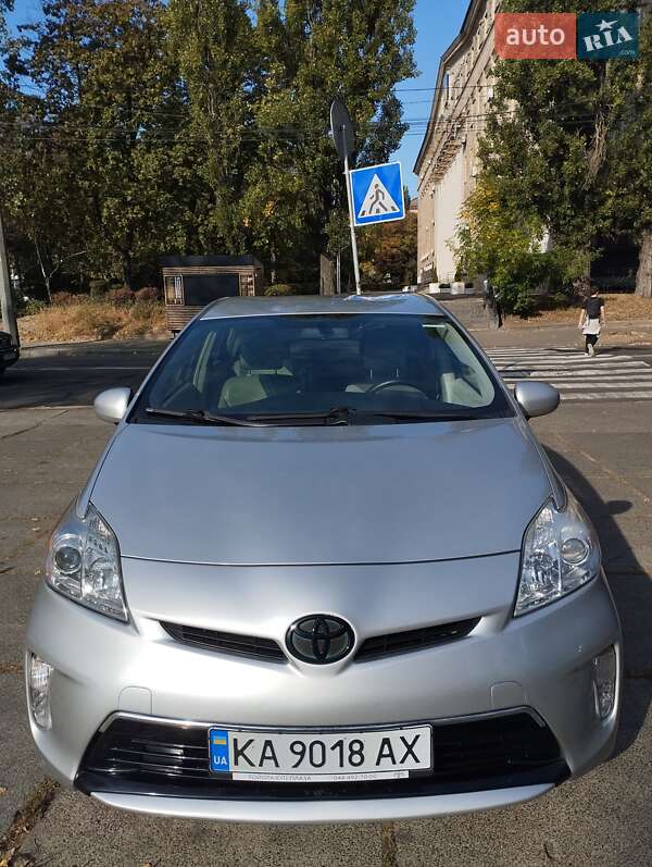 Хэтчбек Toyota Prius 2013 в Киеве фото 3 Хэтчбек Toyota Prius 2013 в Киеве