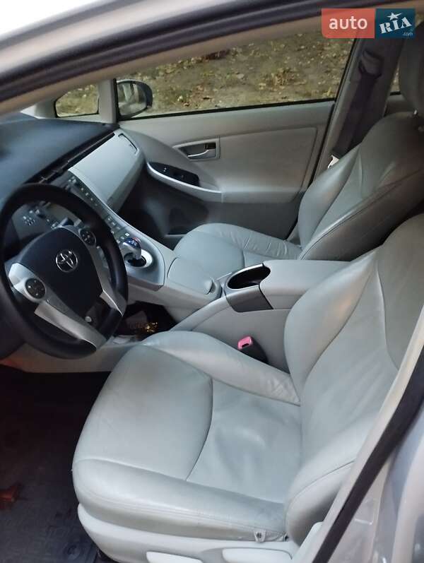 Хэтчбек Toyota Prius 2013 в Киеве фото 6 Хэтчбек Toyota Prius 2013 в Киеве