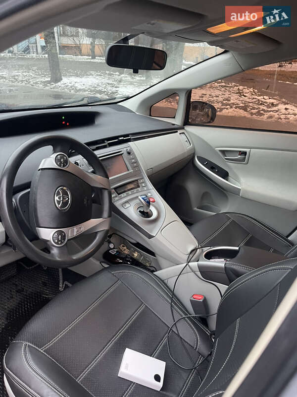 Хетчбек Toyota Prius 2015 в Києві
