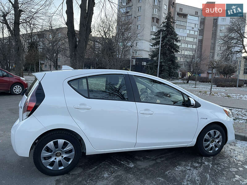 Хетчбек Toyota Prius 2016 в Черкасах