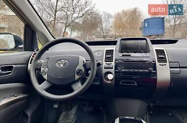 Хэтчбек Toyota Prius 2009 в 