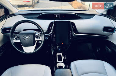 Хэтчбек Toyota Prius 2017 в Киеве