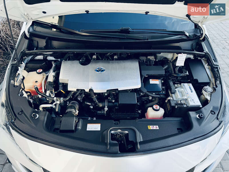 Хетчбек Toyota Prius 2017 в Києві