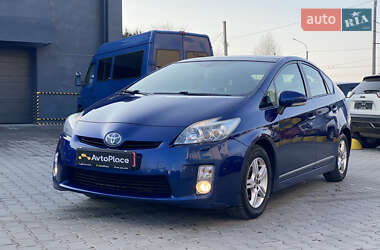 Хэтчбек Toyota Prius 2010 в 