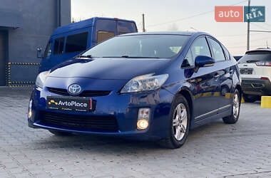 Хэтчбек Toyota Prius 2010 в 