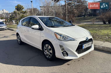 Хэтчбек Toyota Prius 2016 в Черкассах