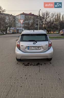 Хэтчбек Toyota Prius 2012 в Кропивницком