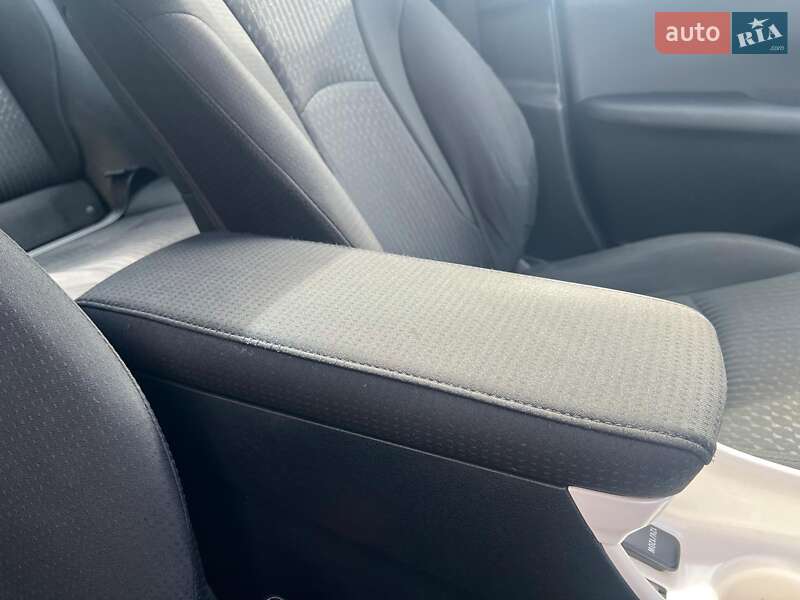 Хетчбек Toyota Prius 2016 в Одесі фото 24 Хетчбек Toyota Prius 2016 в Одесі