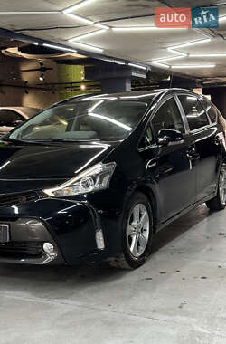 Хетчбек Toyota Prius 2018 в 