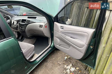 Седан Toyota Prius 2001 в 