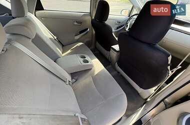 Хэтчбек Toyota Prius 2011 в 