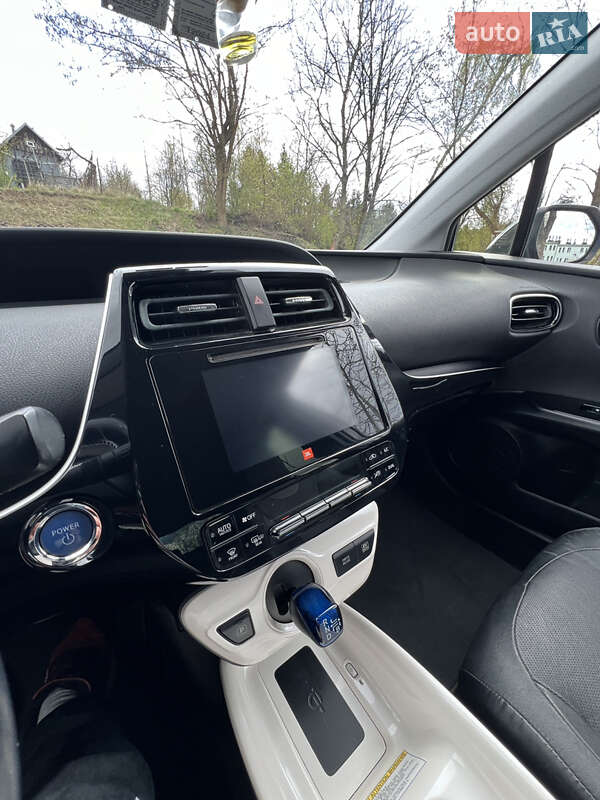 Хэтчбек Toyota Prius 2015 в Киеве
