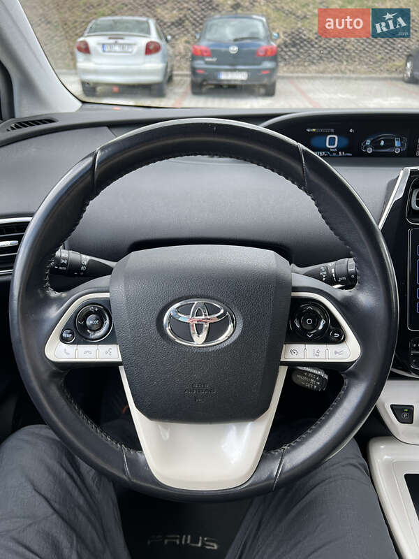 Хэтчбек Toyota Prius 2015 в Киеве