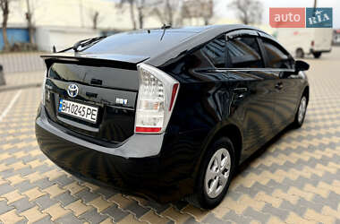 Хэтчбек Toyota Prius 2011 в 
