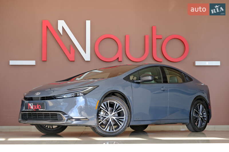 Хэтчбек Toyota Prius 2024 в 