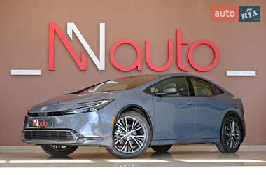 Хэтчбек Toyota Prius 2024 в 
