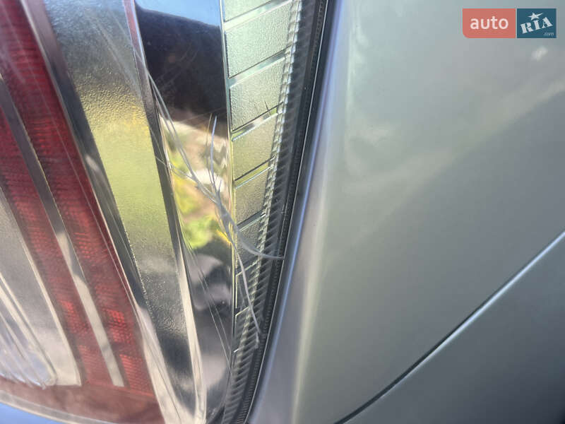 Хетчбек Toyota Prius 2014 в Дніпрі