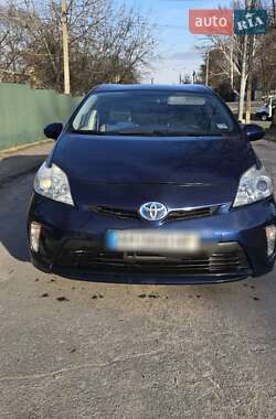 Хэтчбек Toyota Prius 2013 в 