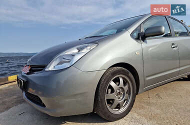 Хетчбек Toyota Prius 2005 в 