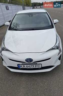 Хэтчбек Toyota Prius 2018 в 