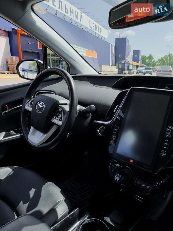Хетчбек Toyota Prius 2017 в Кам'янському
