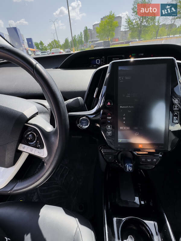 Хетчбек Toyota Prius 2017 в Кам'янському